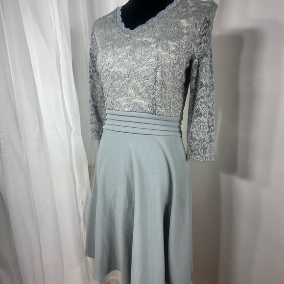 Elegant Gray Lace Dress - Picture 2 of 6